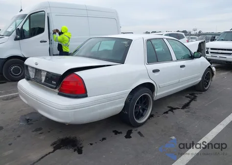 2011 Ford Crown Victoria Police Interceptor z USA, uszkodzony, nr VIN 2FABP7BV2BX159392